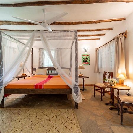 Diani Marine Divers Village Diani Beach Exterior foto