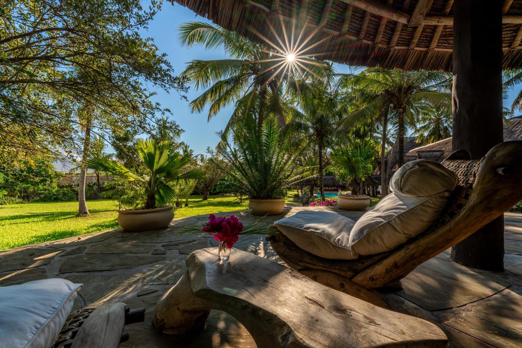 Diani Marine Divers Village Diani Beach Exterior foto