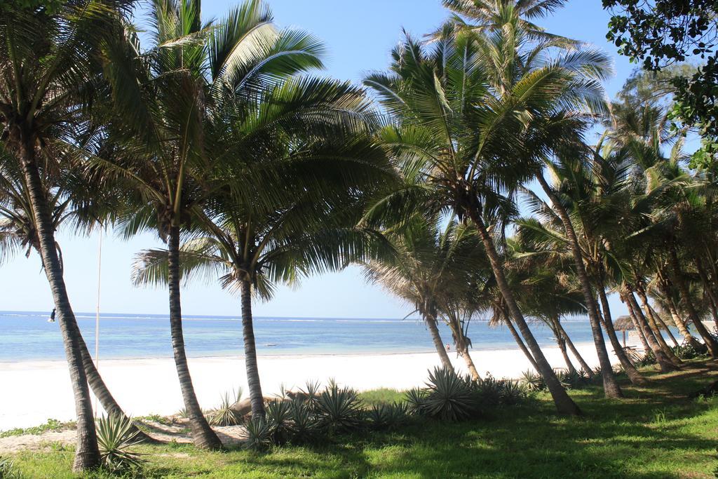 Diani Marine Divers Village Diani Beach Exterior foto